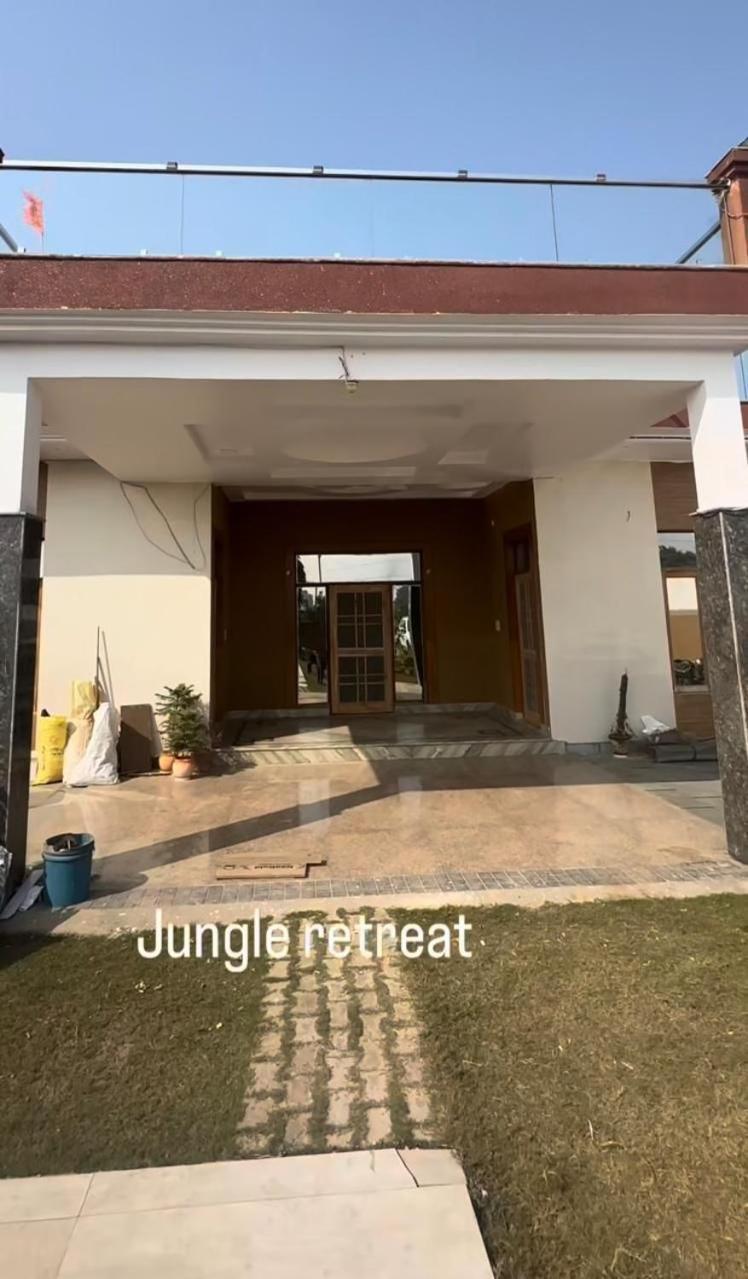 The Jungle Retreat Hotel กาเซียบัด ภายนอก รูปภาพ